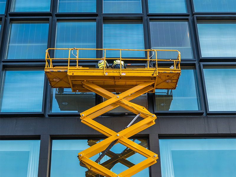 High-Altitude Intelligent Equipment Assists Urban Firefighting